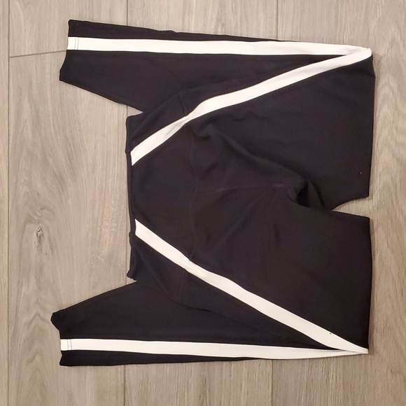 Split 59 women’s Black Leggings with White Stripes size tag removed size s - Picture 8 of 8